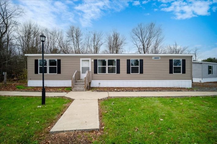 S & F KINNEBROOK SALES CENTER - Image 1