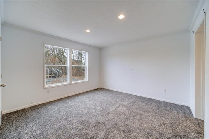 S & F KINNEBROOK SALES CENTER - Image 27