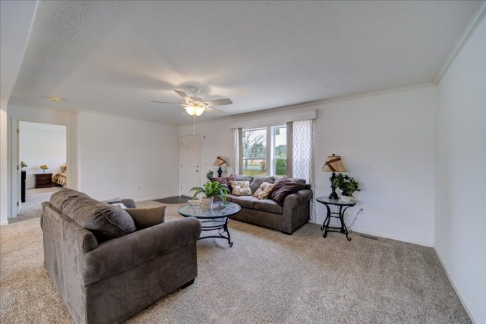 S & F KINNEBROOK SALES CENTER - Image 4