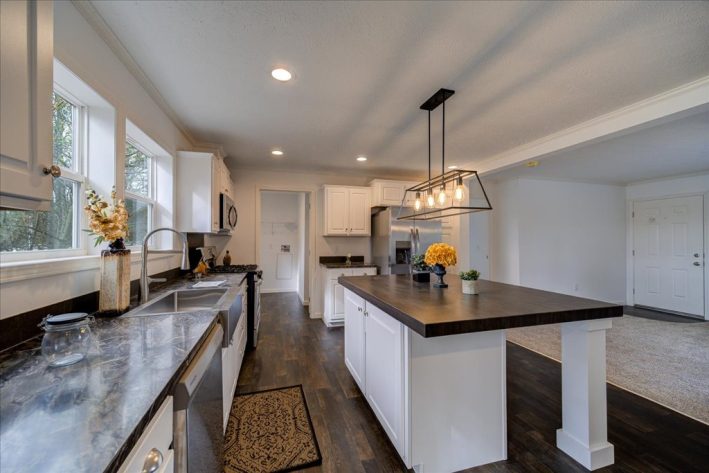 S & F KINNEBROOK SALES CENTER - Image 13