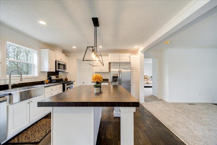 S & F KINNEBROOK SALES CENTER - Image 14