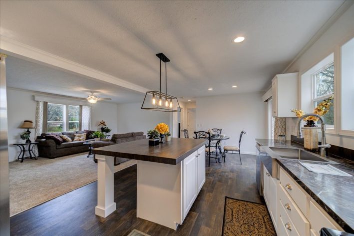 S & F KINNEBROOK SALES CENTER - Image 16