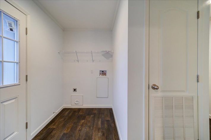 S & F KINNEBROOK SALES CENTER - Image 35