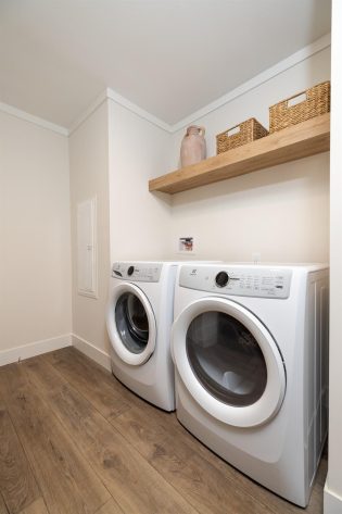 Iris Winds - Image 3