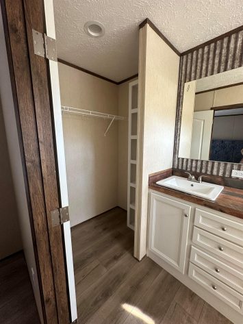 Iris Winds - Image 6