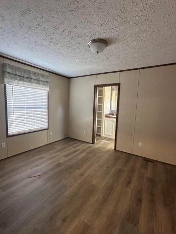 Iris Winds - Image 12