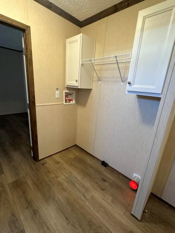 Iris Winds - Image 13