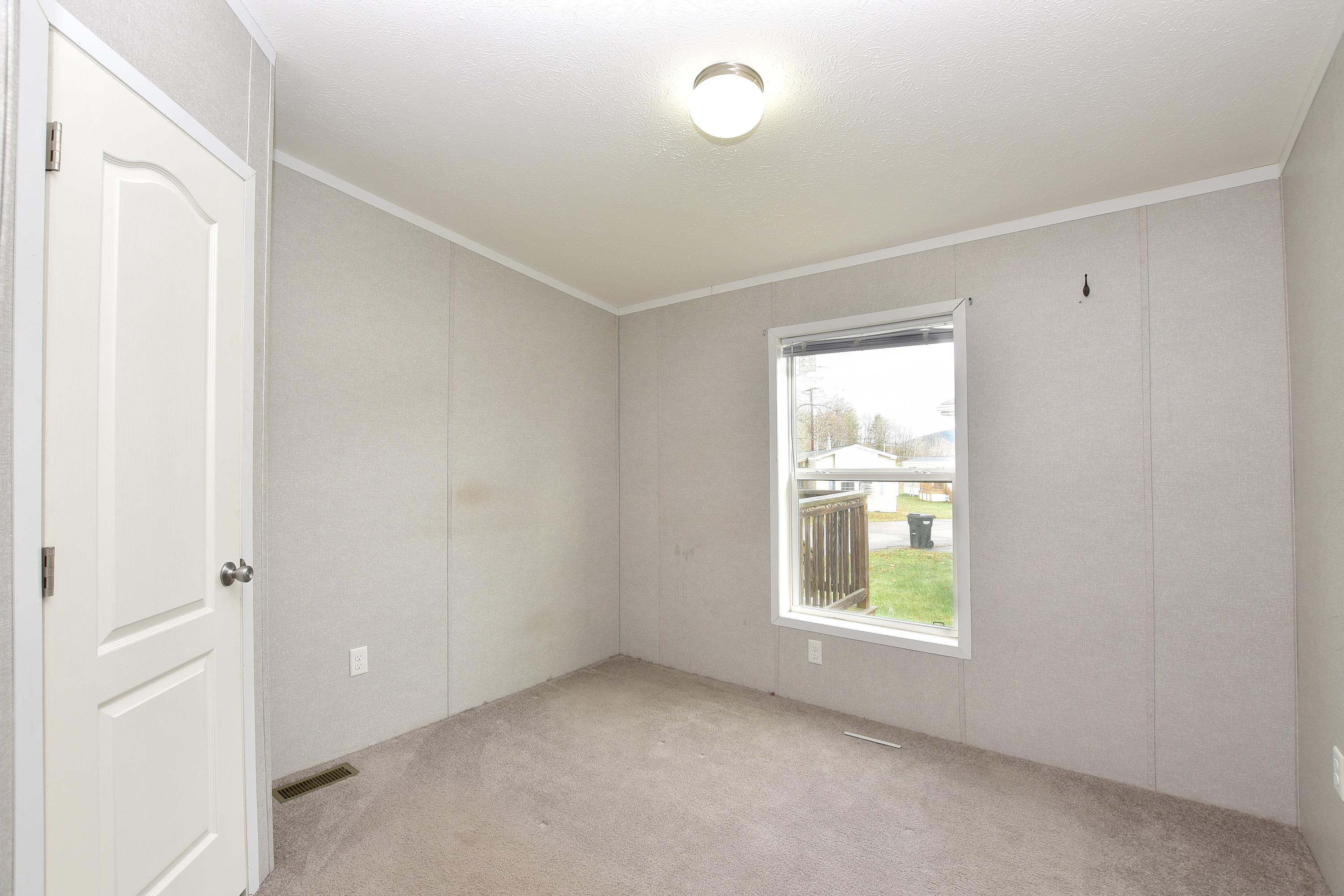 Crestview - Image 11