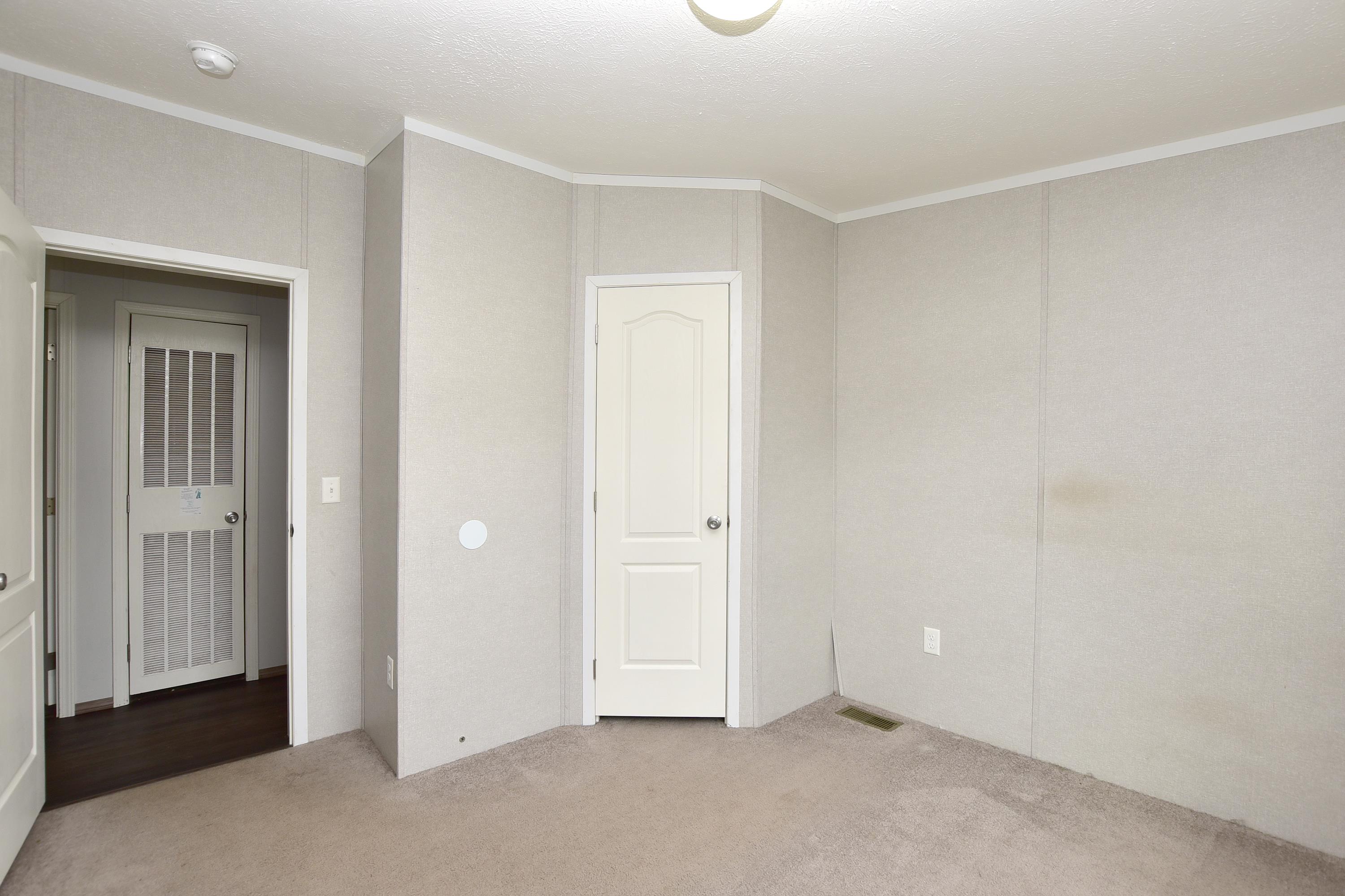 Crestview - Image 12