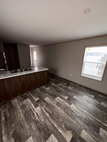 Center Manor - Image 2