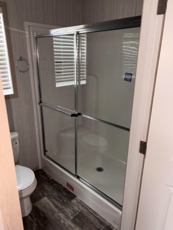 Center Manor - Image 5