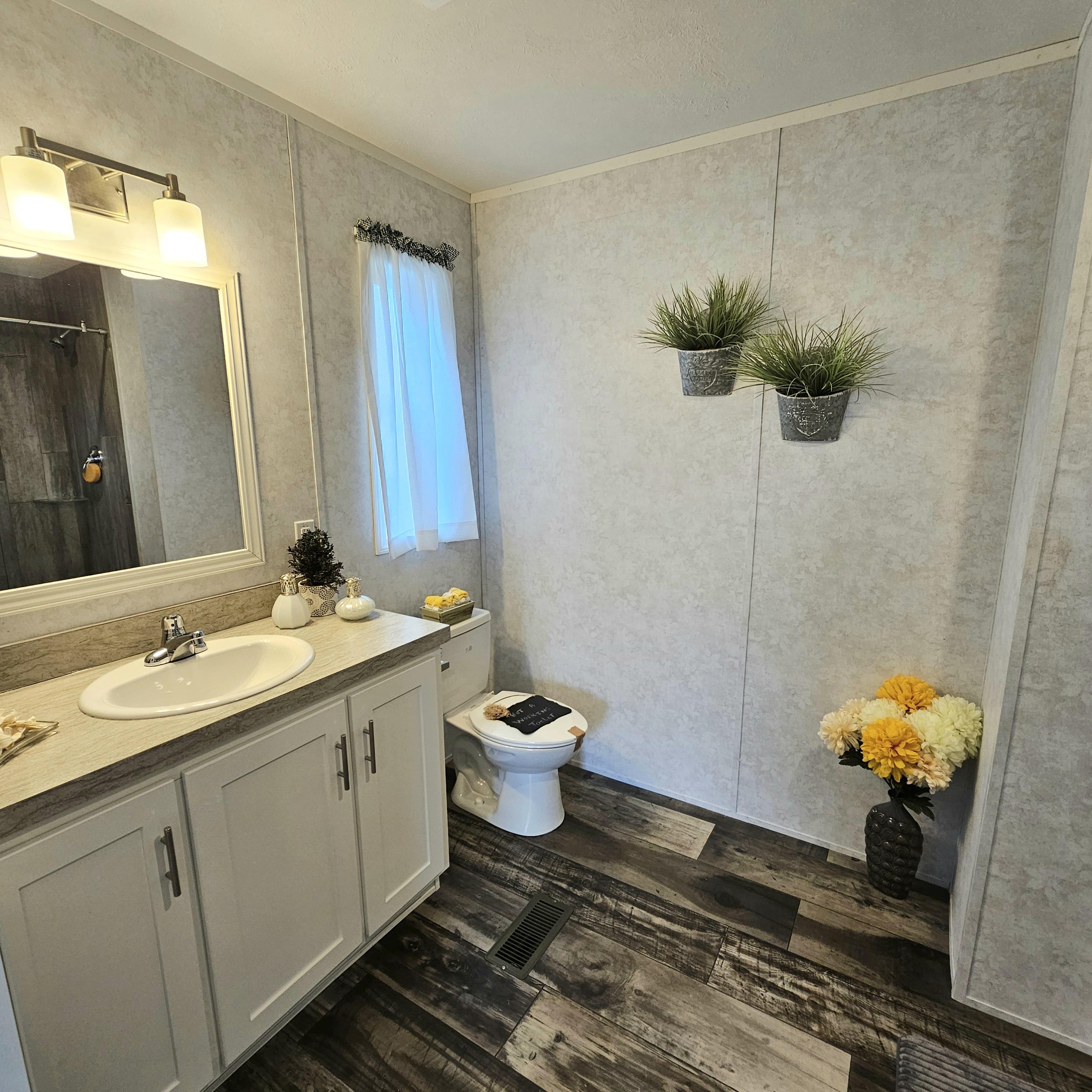 S & F SUNNY ACRES SALES CENTER - Image 14