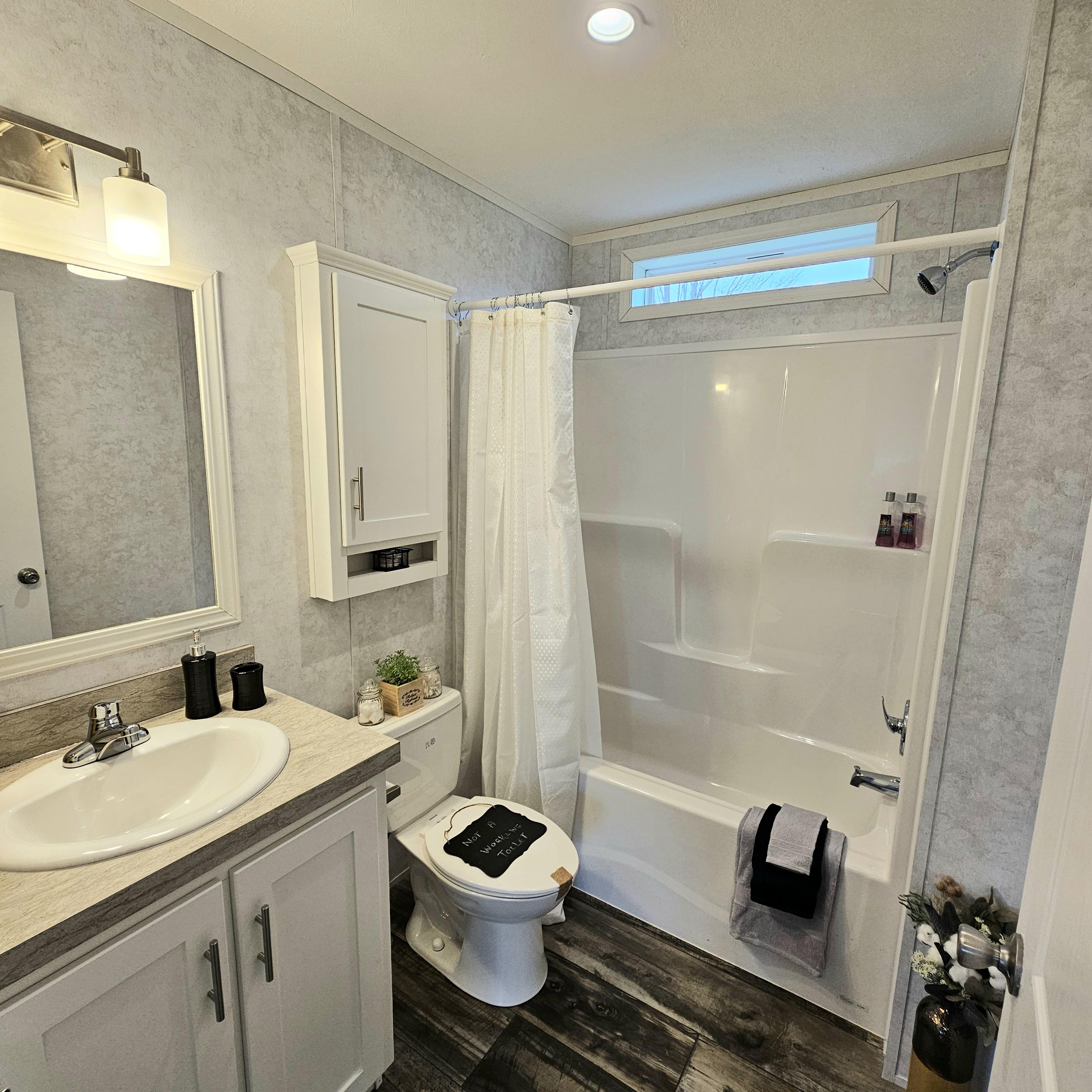 S & F SUNNY ACRES SALES CENTER - Image 17