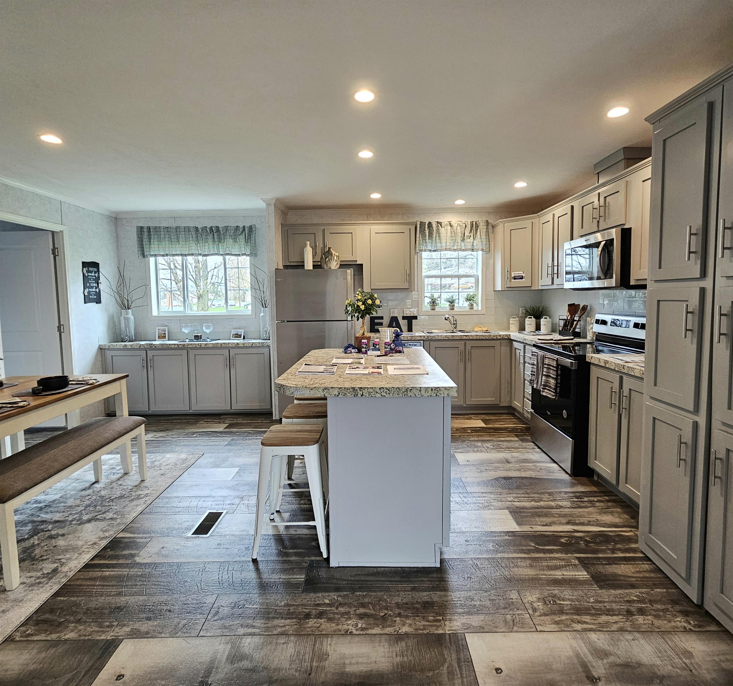 S & F SUNNY ACRES SALES CENTER - Image 6