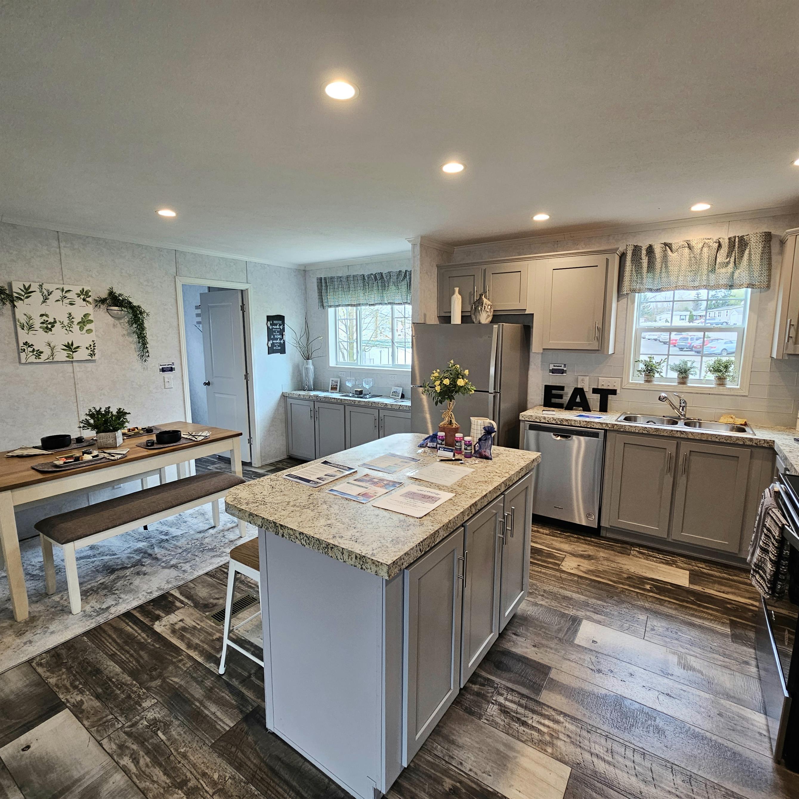 S & F SUNNY ACRES SALES CENTER - Image 22