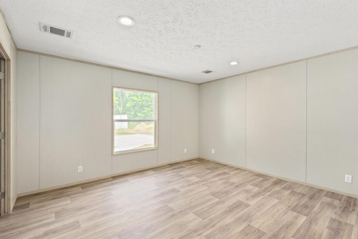 Saddle Creek - Image 7