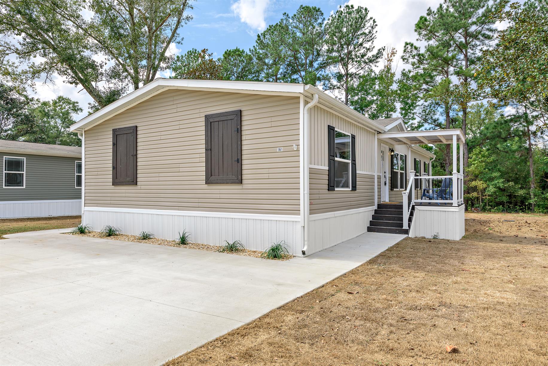 Saddle Creek - Image 22