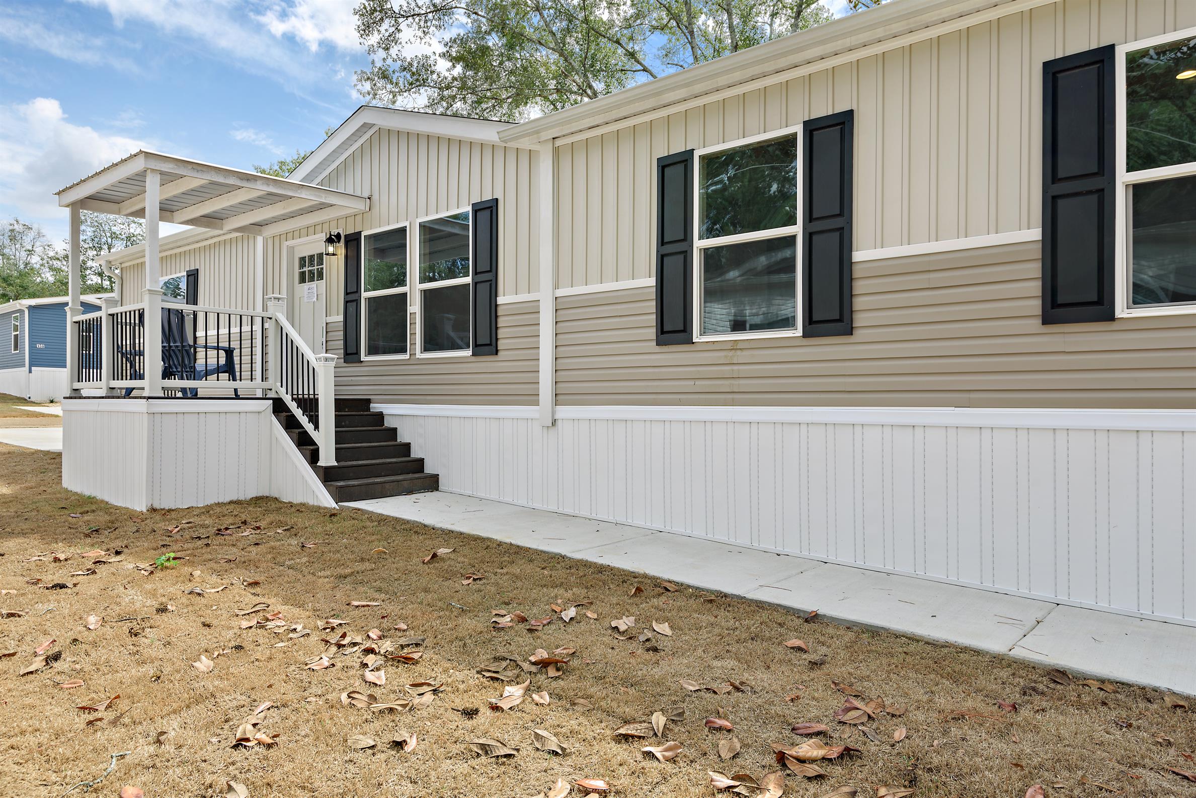 Saddle Creek - Image 23