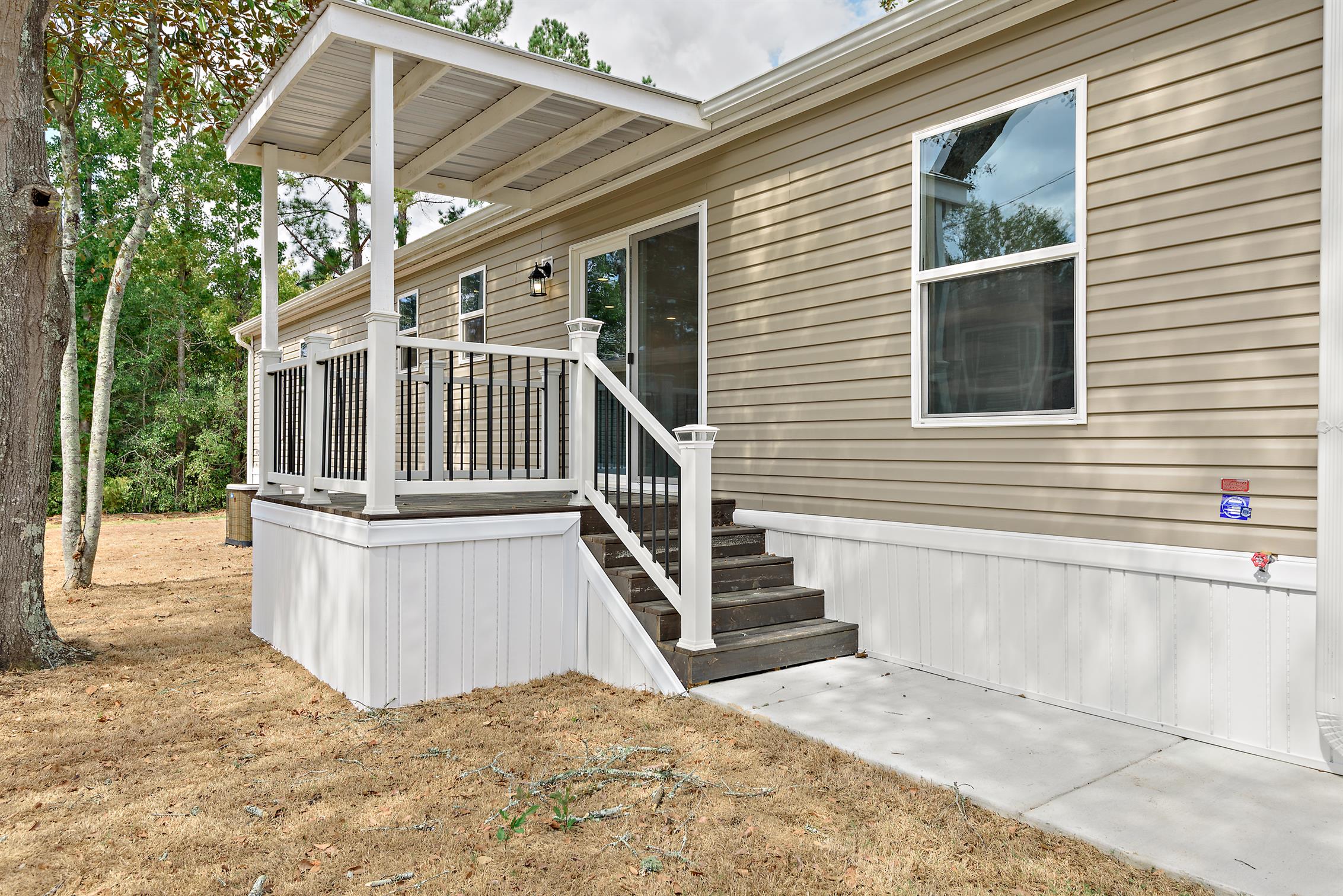 Saddle Creek - Image 24