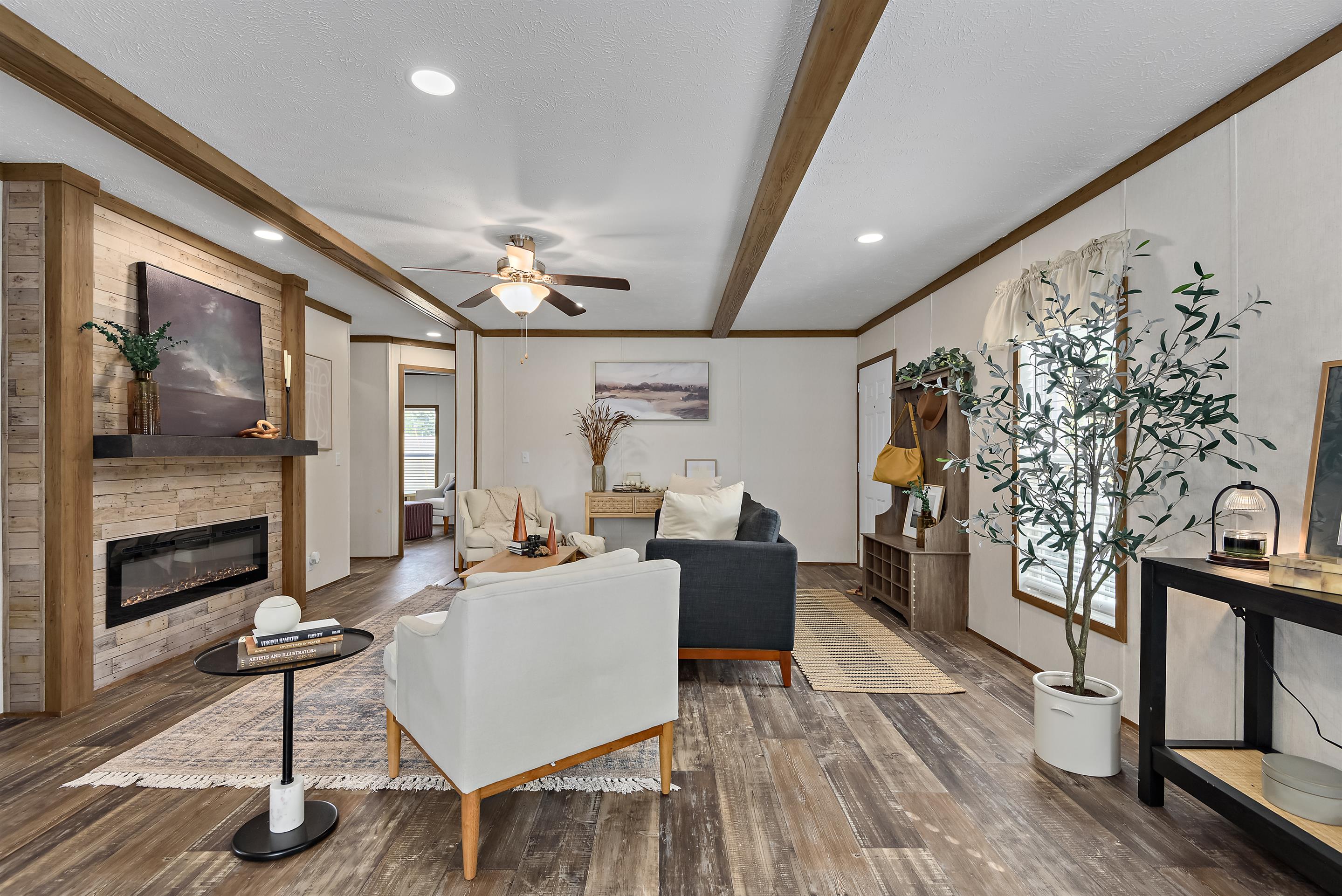 Saddle Creek - Image 9