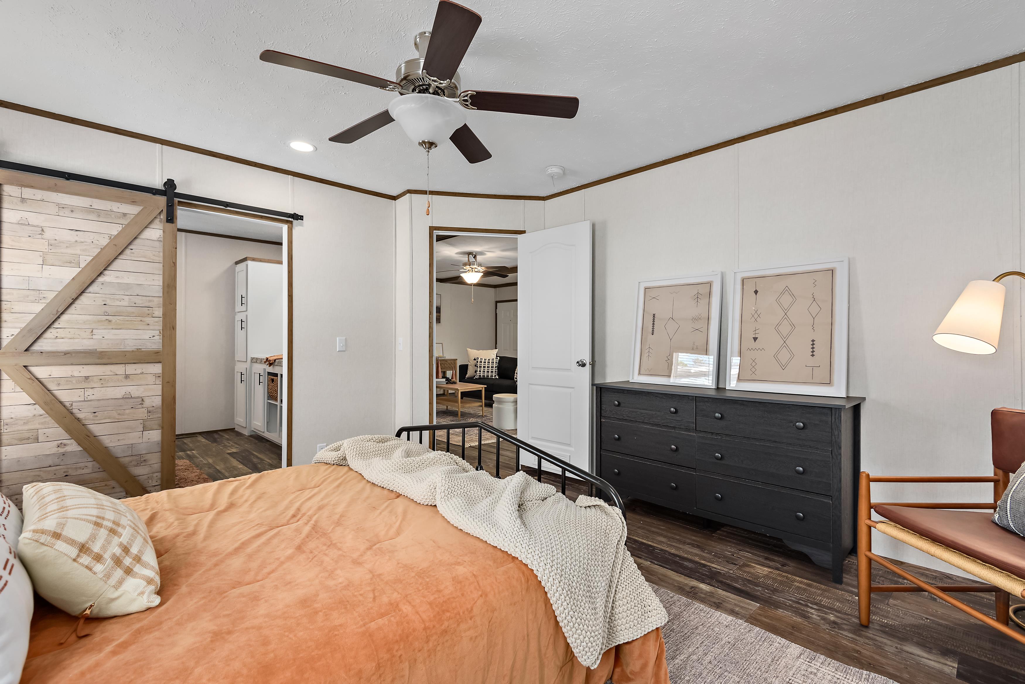 Saddle Creek - Image 18