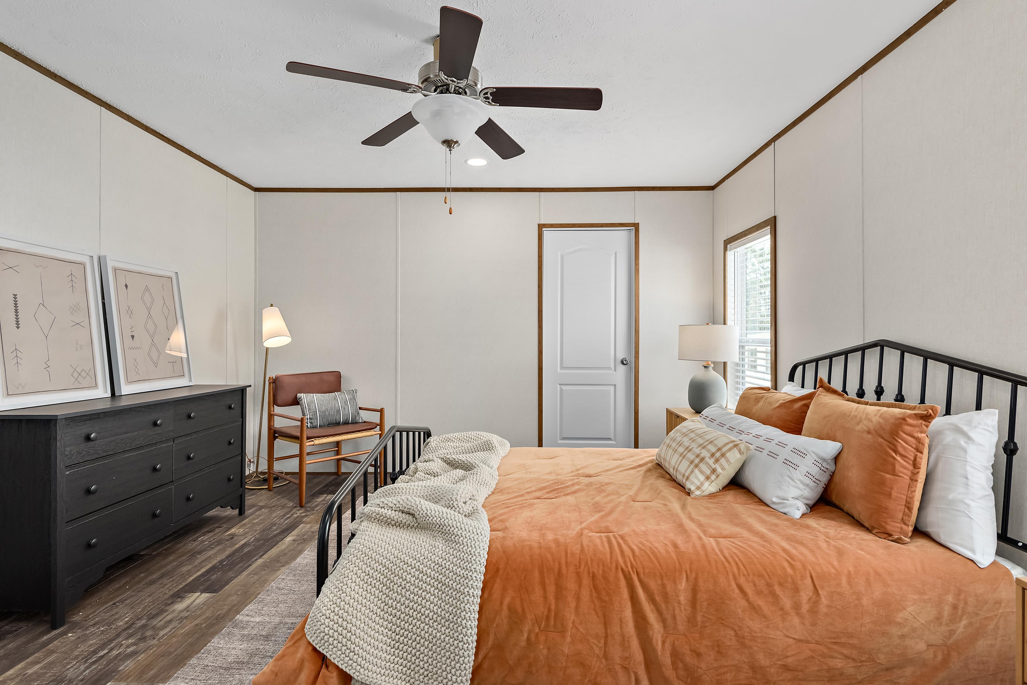 Saddle Creek - Image 20