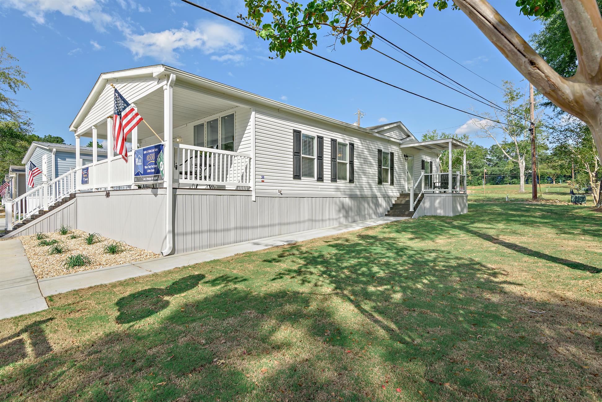 Saddle Creek - Image 30