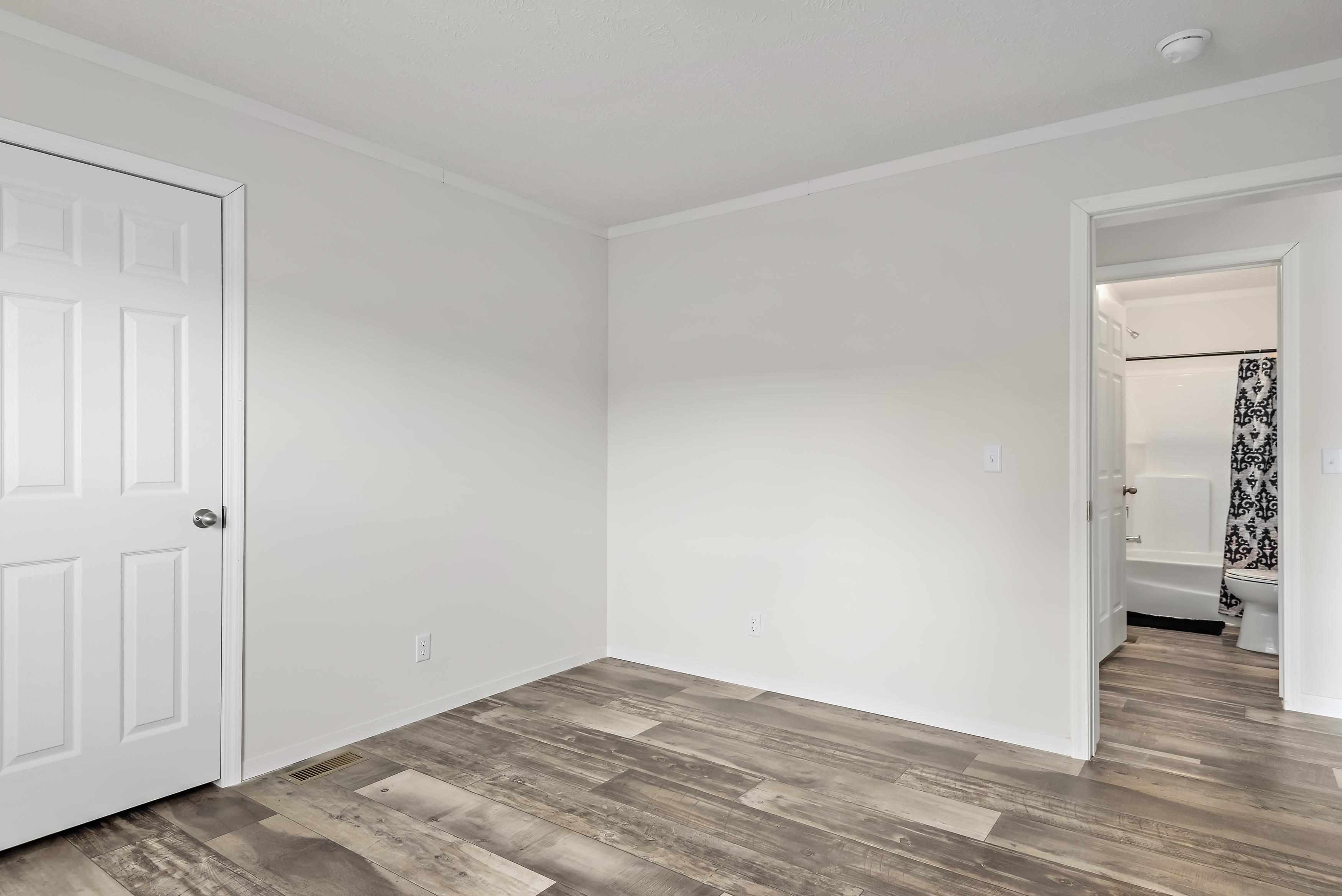 Saddle Creek - Image 15