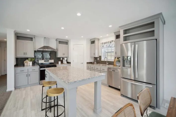 D & R Village - Image 3