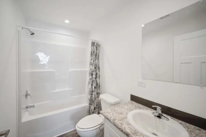 D & R Village - Image 5