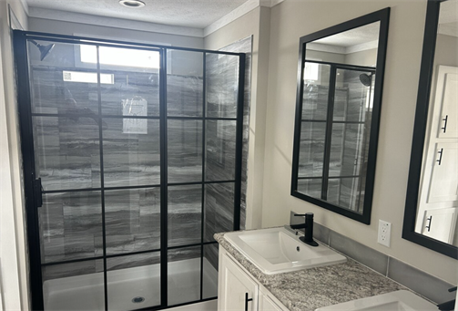 Holiday Village - Image 5