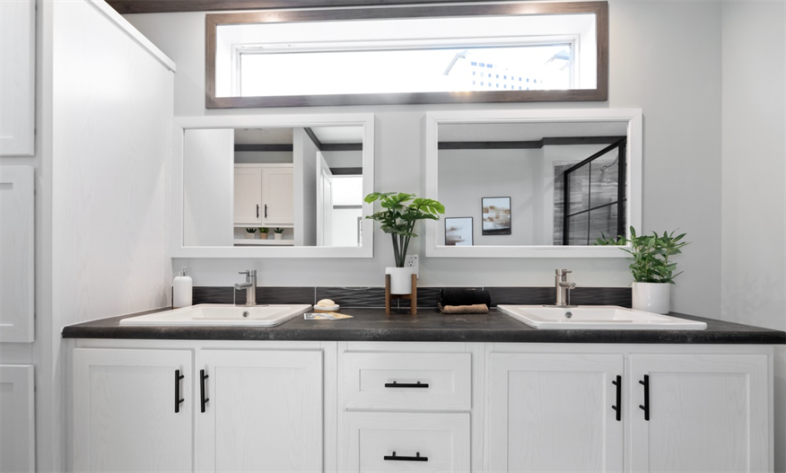 Holiday Village - Image 13