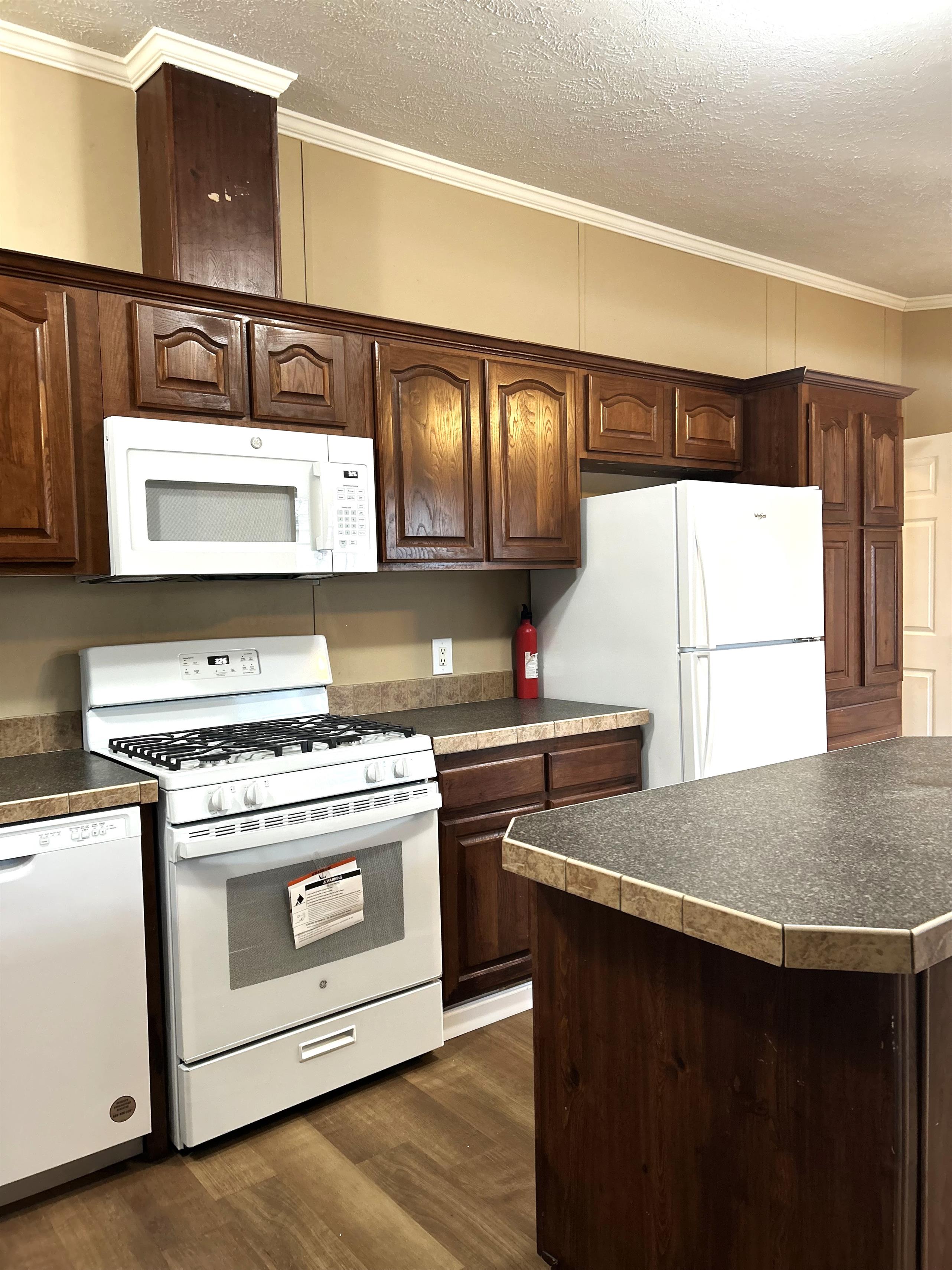 Fairview Manor - Image 4