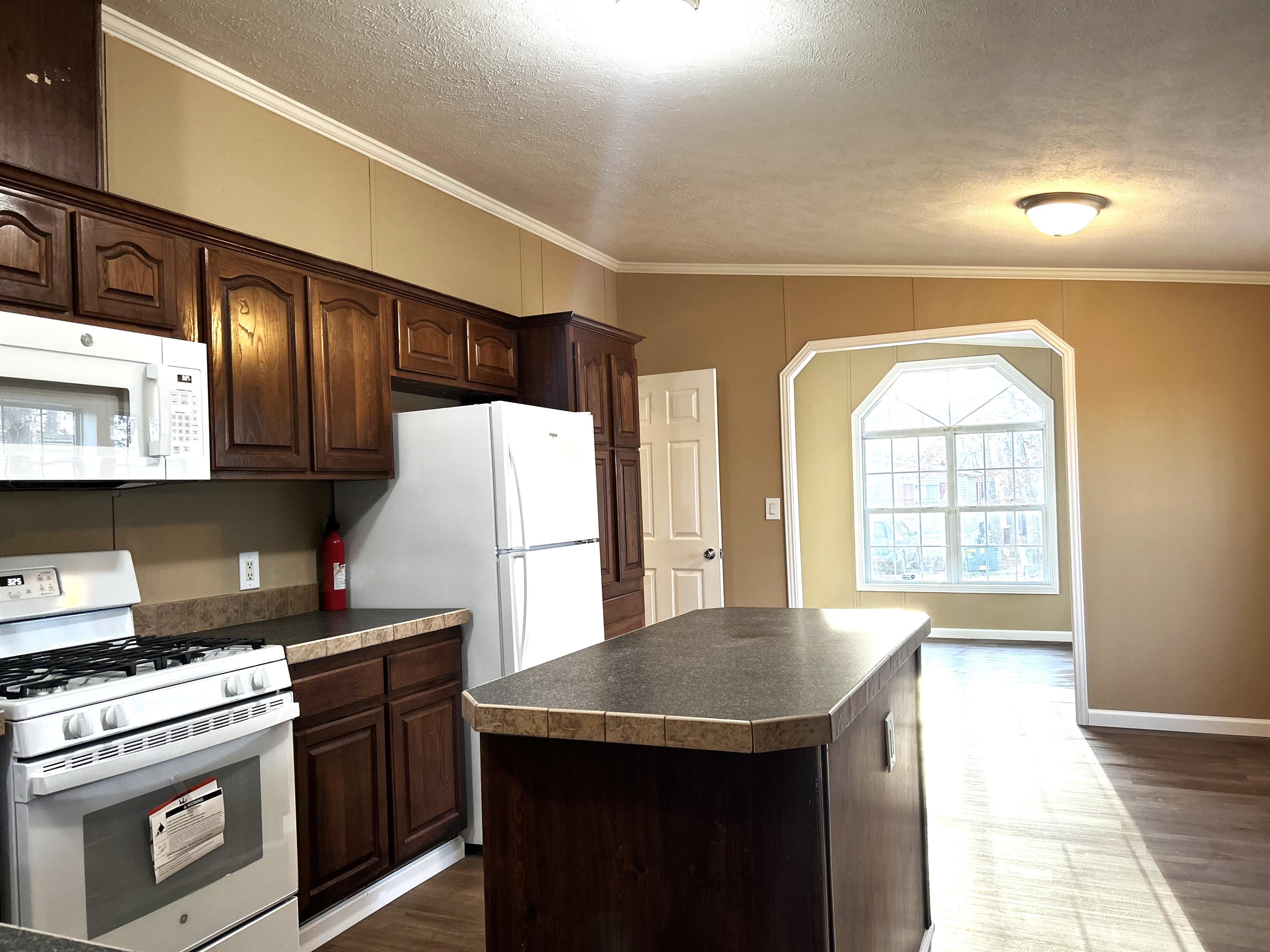 Fairview Manor - Image 8