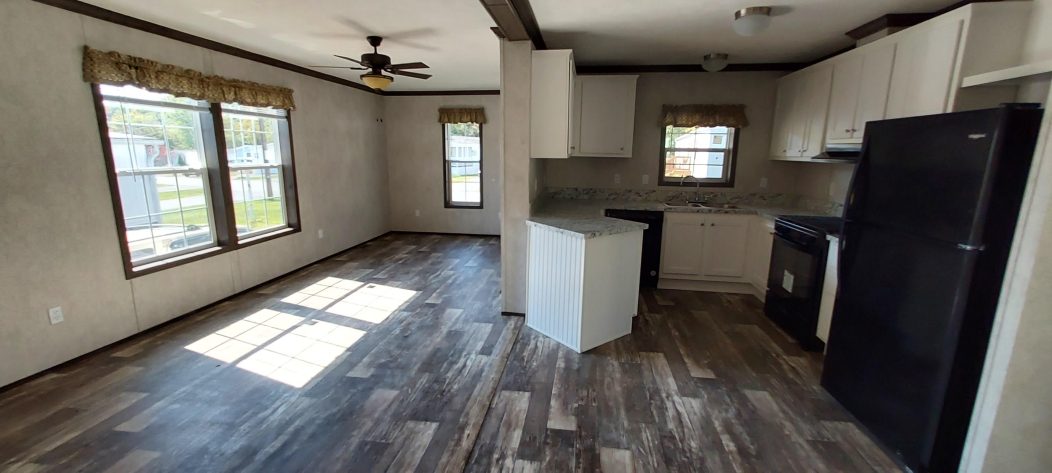 Maple Manor - Image 2